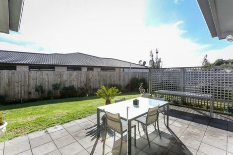 Photo of property in 15a Frederick Place, Whalers Gate, New Plymouth, 4310