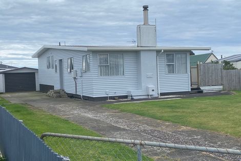 Photo of property in 8 Clifton Drive, Waitara, 4320