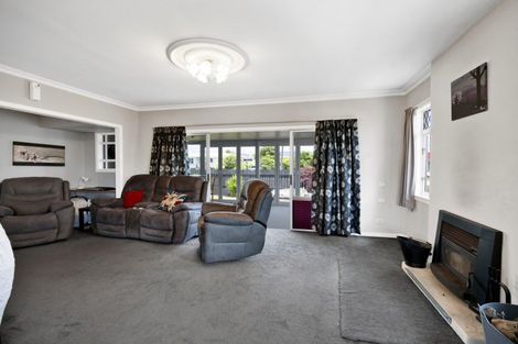 Photo of property in 43 Brown Street, Inglewood, 4330