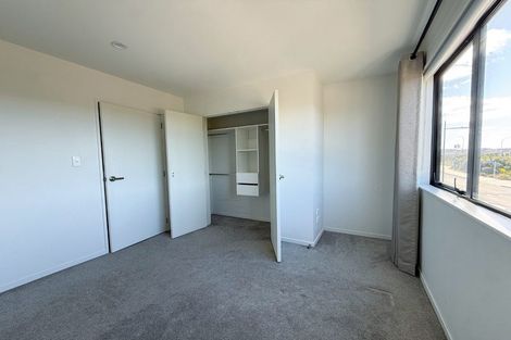 Photo of property in 17 Kaha Road, Takanini, 2110