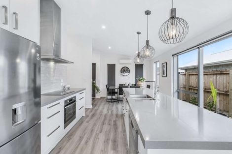 Photo of property in 21 Saddlers Way, Papamoa, 3118