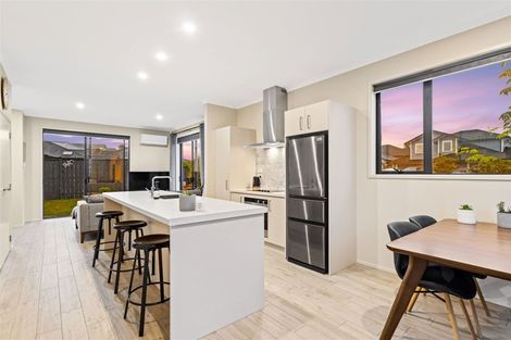 Photo of property in 73 Vinistra Road, Kumeu, 0810