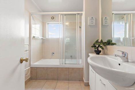 Photo of property in 9 Bickleigh Grove, New Lynn, Auckland, 0600