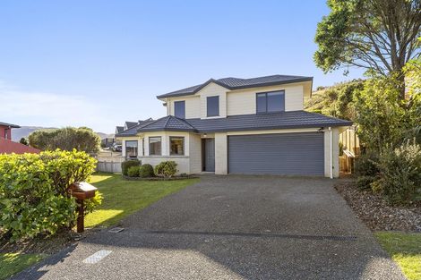 Photo of property in 9 Kilkelly Close, Tawa, Wellington, 5028