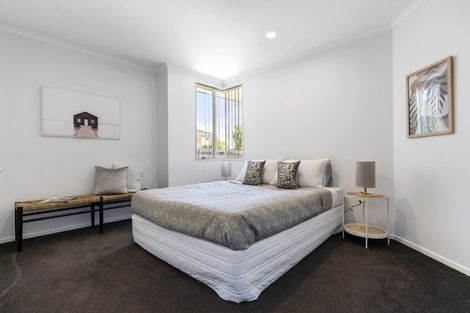 Photo of property in 5 Frederick Reece Drive, The Gardens, Auckland, 2105