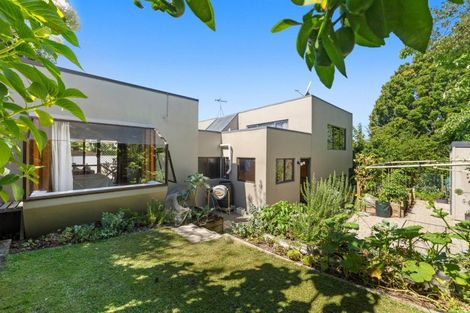 Photo of property in 20 Esmeralda Street, Welcome Bay, Tauranga, 3112