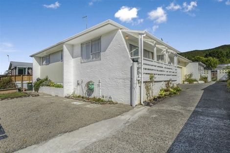 Photo of property in 321a Wellington Road, Wainuiomata, Lower Hutt, 5014