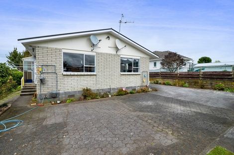 Photo of property in 28 Graham Street, Eltham, 4322