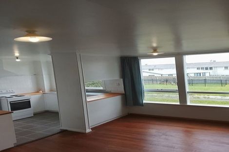 Photo of property in 73-75a Hereford Street, Cannons Creek, Porirua, 5024