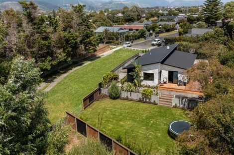 Photo of property in 47 Hollis Road, Paraparaumu Beach, Paraparaumu, 5032