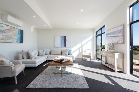 Photo of property in 31 Opouatu Avenue, Glenbrook, 2681