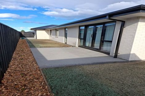 Photo of property in 11 Oakmill Drive, Casebrook, Christchurch, 8051