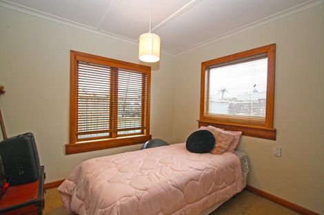 Photo of property in 25 Roy Terrace, Moturoa, New Plymouth, 4310