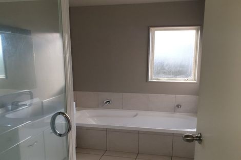 Photo of property in 3a Stevenson Road, Clarks Beach, 2122