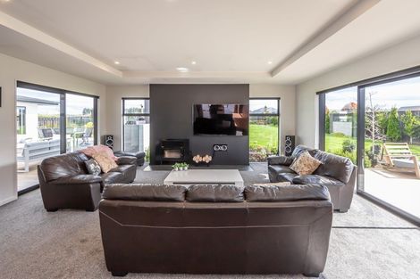 Photo of property in 25 Fairmont Rise, West Melton, 7618