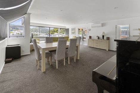 Photo of property in 39 Waikawa Road, Picton, 7220