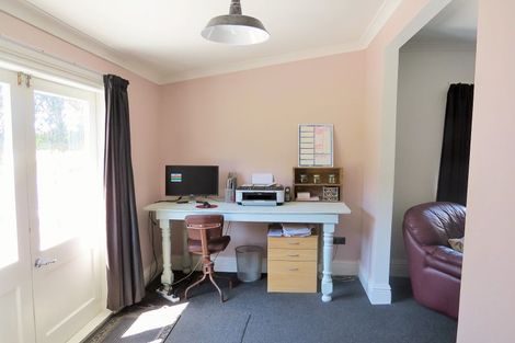 Photo of property in 16 Dalefield Road, Carterton, 5713