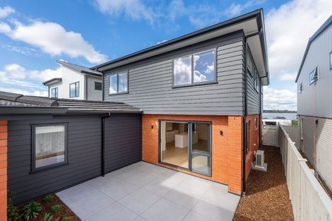 Photo of property in 123 Waituarua Drive, Takanini, Auckland, 2112