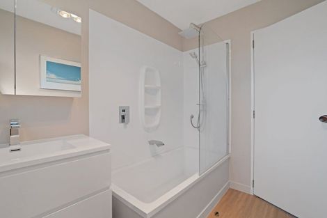 Photo of property in 1a James Condon Place, Redwood, Christchurch, 8051