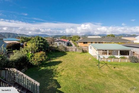 Photo of property in 104 Tutere Street, Waikanae Beach, Waikanae, 5036