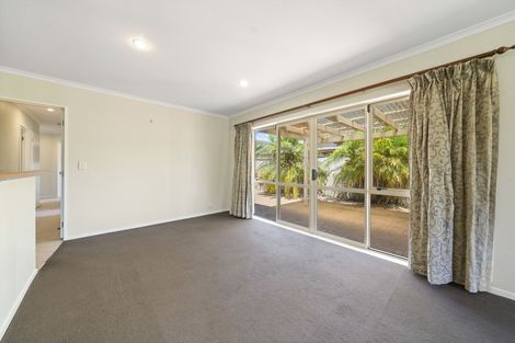 Photo of property in 17 Villino Place, Randwick Park, Auckland, 2105