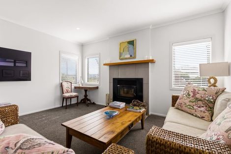 Photo of property in 6 Tuhua Close, Wharewaka, Taupo, 3330