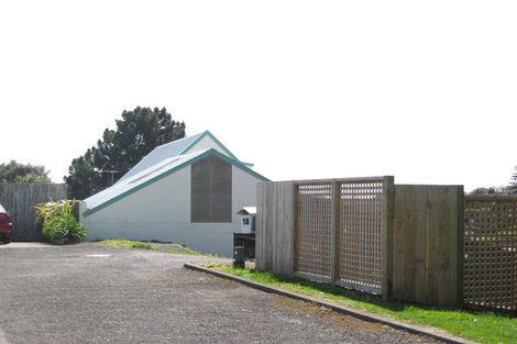 Photo of property in 18 Caledonia Place, Highlands Park, New Plymouth, 4312