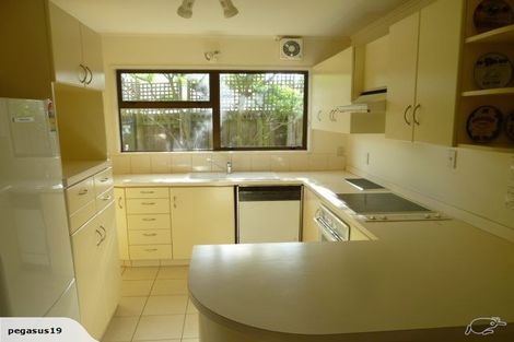 Photo of property in 2/76 Hinau Street, Riccarton, Christchurch, 8041