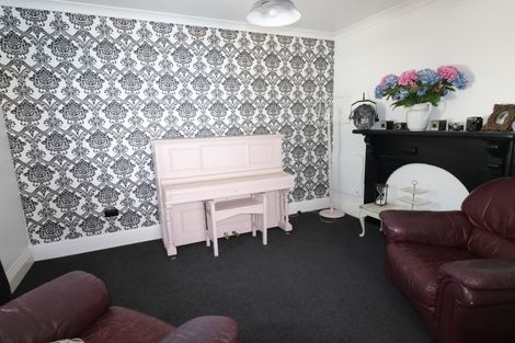 Photo of property in 16 Dalefield Road, Carterton, 5713