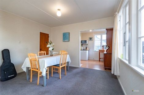 Photo of property in 18 Gibson Crescent, Naenae, Lower Hutt, 5011