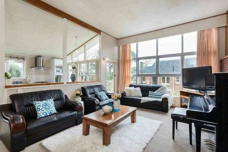 Photo of property in 4 Staveley Avenue, Mount Roskill, Auckland, 1041