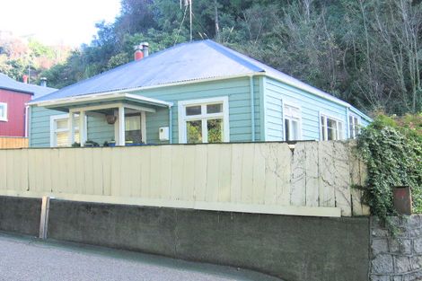 Photo of property in 40 Coote Road, Bluff Hill, Napier, 4110