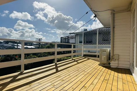 Photo of property in 32 Bond Crescent, Forrest Hill, Auckland, 0620