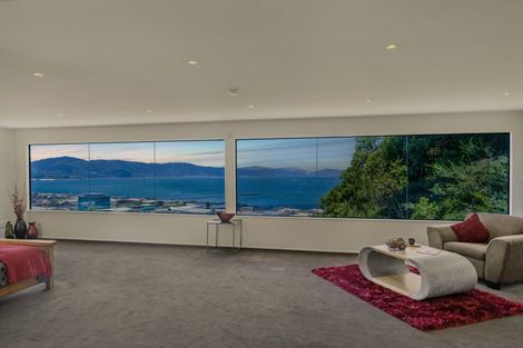 Photo of property in 18 Korokoro Road, Korokoro, Lower Hutt, 5012