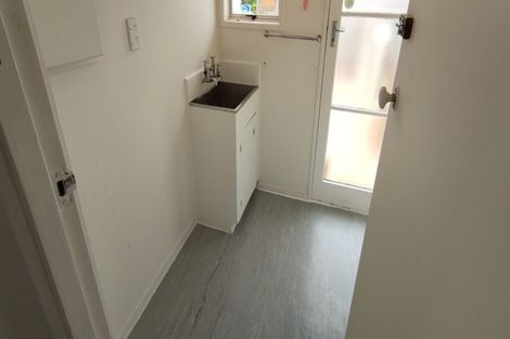 Photo of property in 25 Lisa Rise, Half Moon Bay, Auckland, 2012