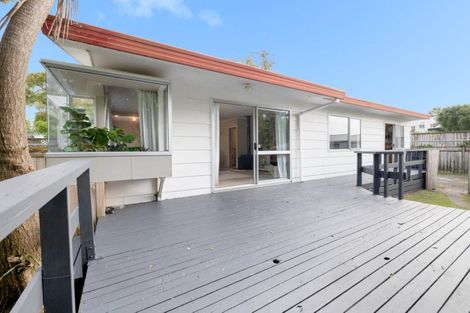 Photo of property in 1335b Papamoa Beach Road, Papamoa Beach, Papamoa, 3118