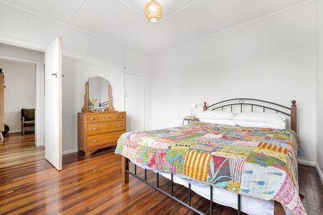 Photo of property in 10 Marine Parade, Raglan, 3225