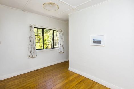 Photo of property in 126 Pinehaven Road, Pinehaven, Upper Hutt, 5019