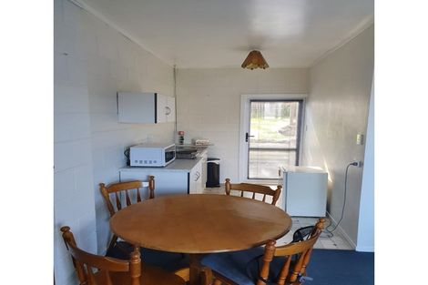 Photo of property in 1/212 Sunnynook Road, Totara Vale, Auckland, 0627
