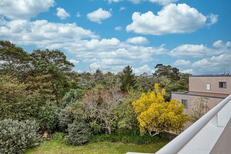 Photo of property in 10 Belvedere Court, West Harbour, Auckland, 0618