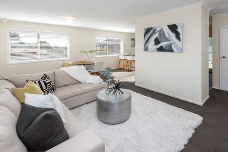 Photo of property in 2/28 Prince Regent Drive, Half Moon Bay, Auckland, 2012
