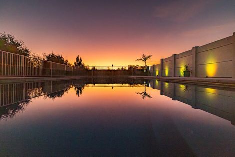 Photo of property in 12 Spur Road, Havelock North, 4130