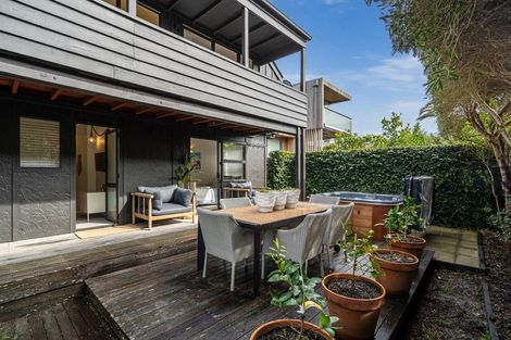 Photo of property in 2/10 Merani Street, Narrow Neck, Auckland, 0622