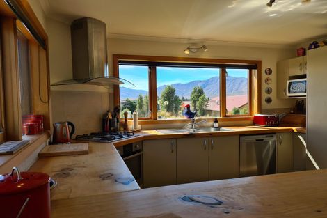 Photo of property in 1 Sams Place, Lake Tekapo, 7999