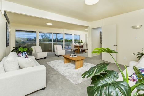 Photo of property in 51 Gladstone Road, Northcote, Auckland, 0627