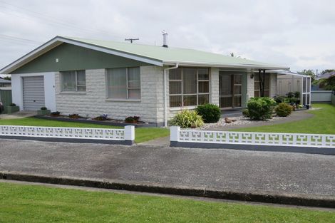 Photo of property in 90 Queen Street, Westport, 7825