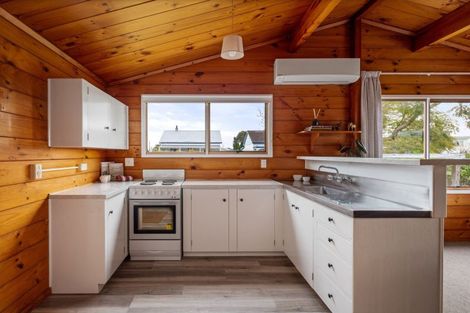 Photo of property in 15 Root Street, Gisborne, 4010