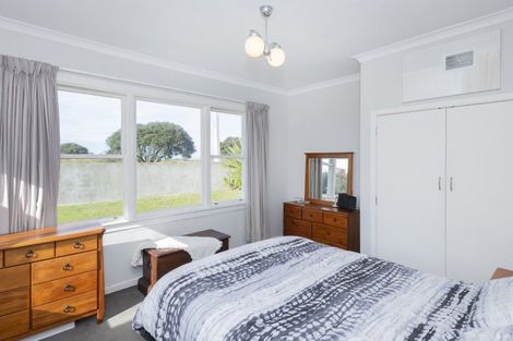 Photo of property in 28 Moana Road, Okitu, Gisborne, 4010