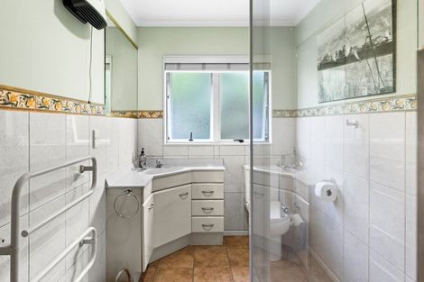 Photo of property in 76a Churchill Drive, Taradale, Napier, 4112