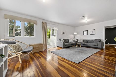 Photo of property in 39 Toru Street, Te Atatu Peninsula, Auckland, 0610